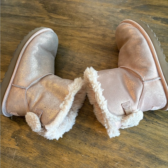 UGG ARIELLE SPARKLE SHEEPSKIN BOOTS Preowned Women 7 Rose gold pink Shearling - Picture 1 of 11
